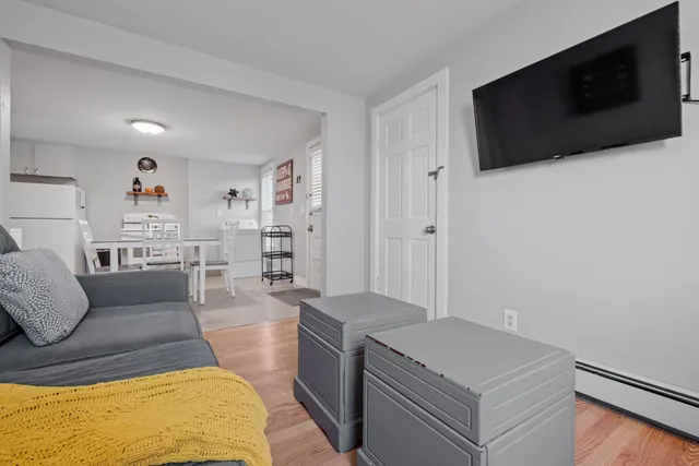 $2,100 | 526 Hevey Street, Unit 4, Manchester, NH 03102