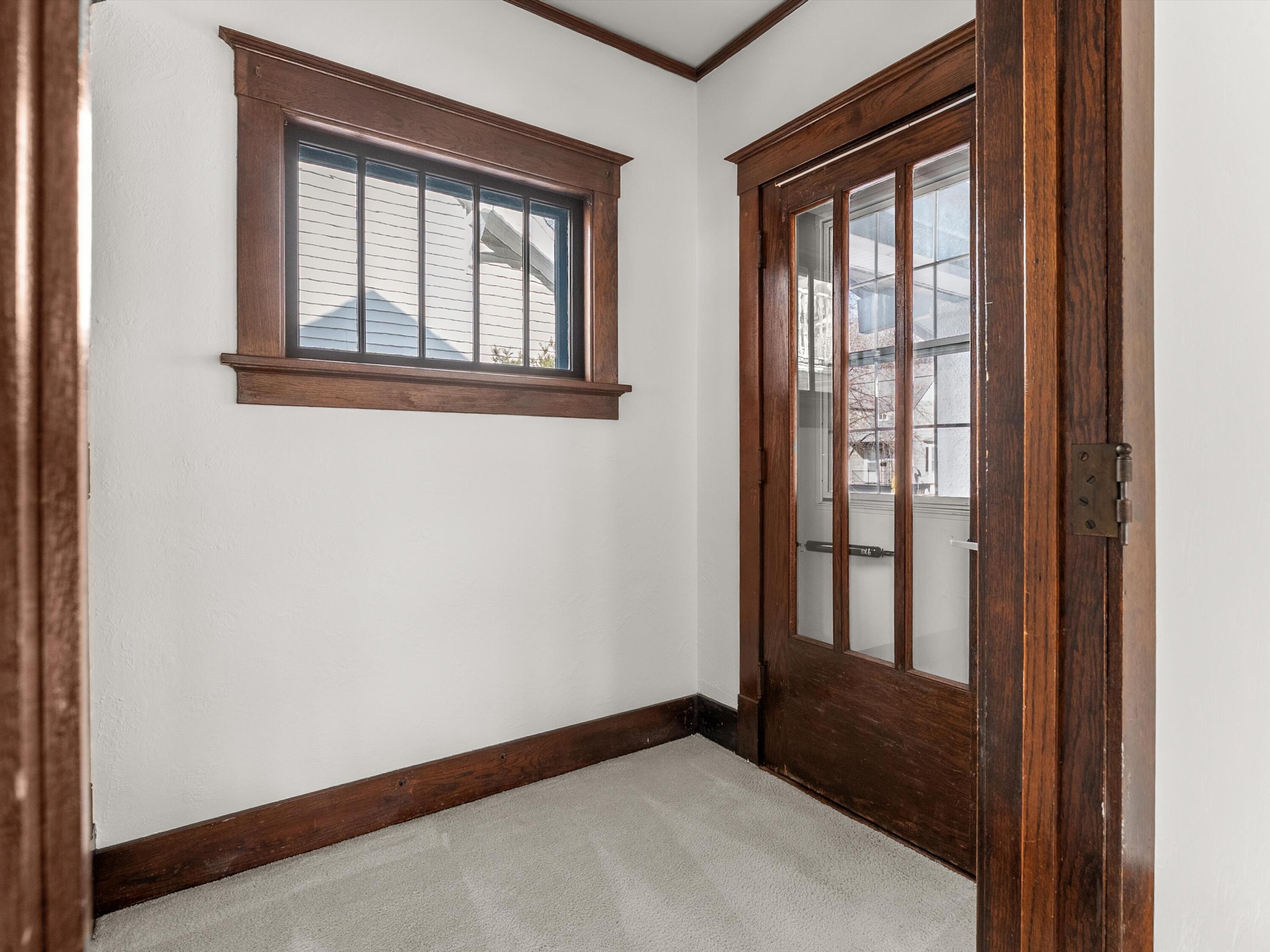 904 North 9th Street Manitowoc, WI 54220 - Photo 13 of 40 Entry