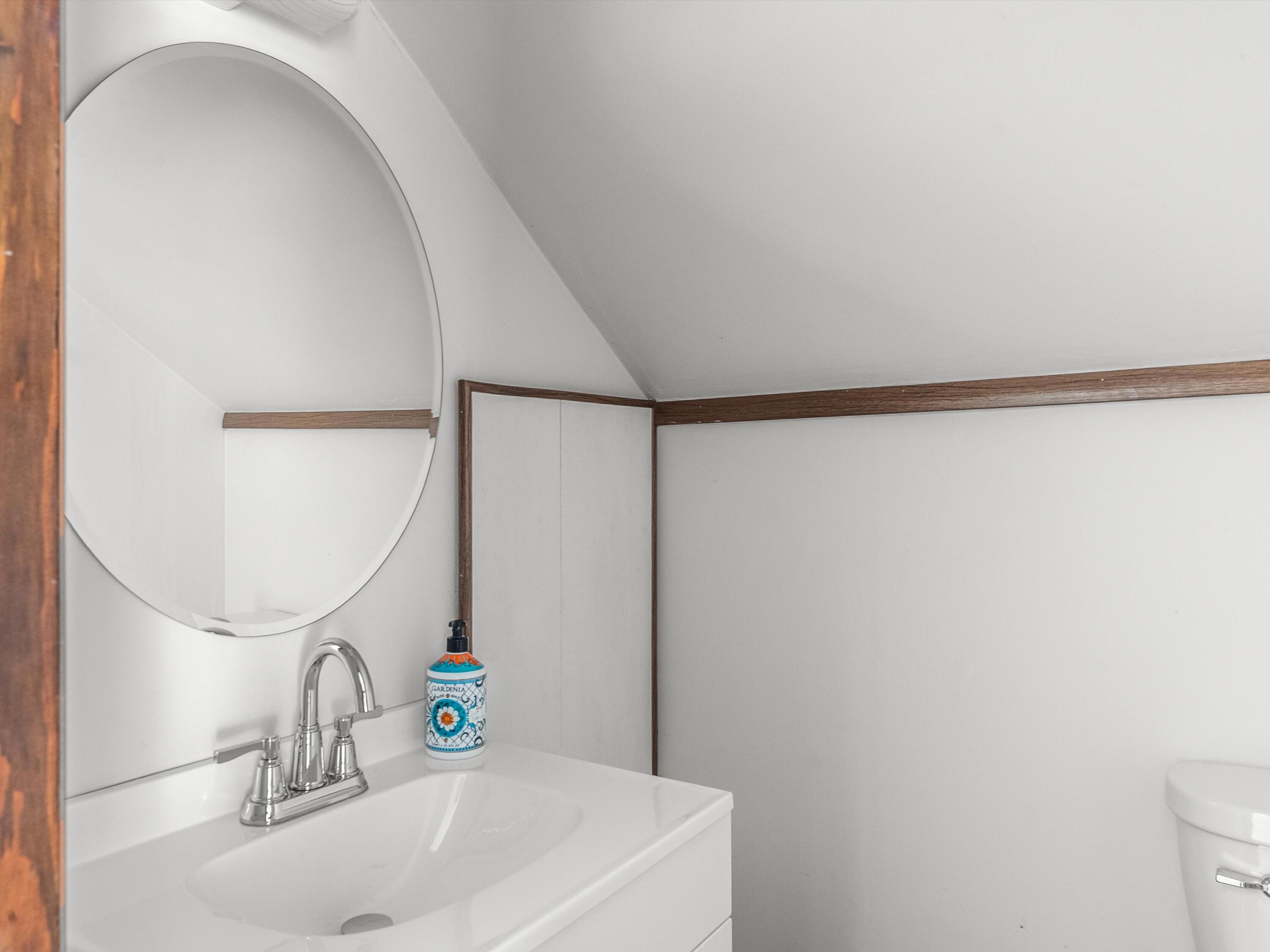 904 North 9th Street Manitowoc, WI 54220 - Photo 19 of 40 Upstairs half Bath