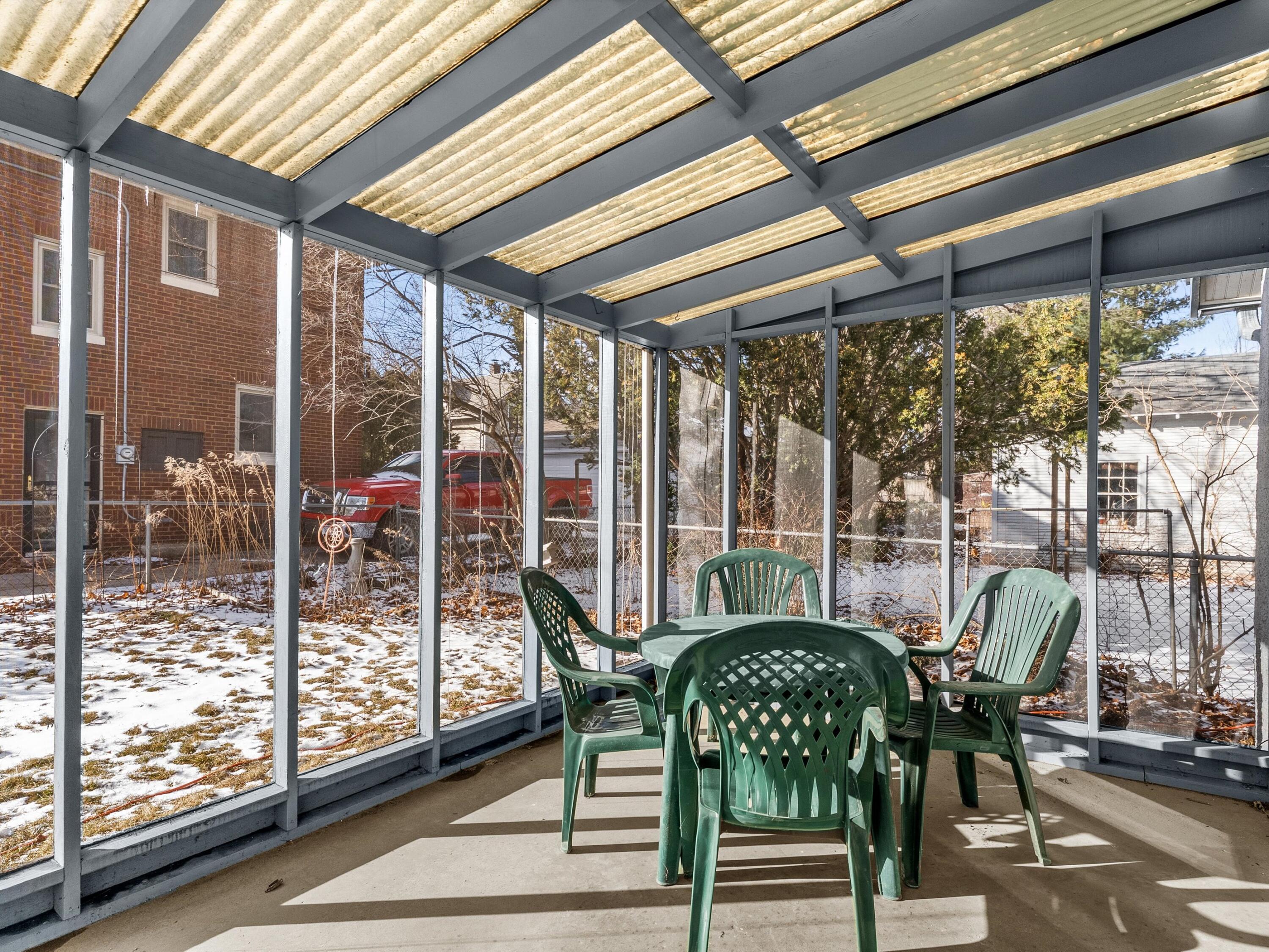 904 North 9th Street Manitowoc, WI 54220 - Photo 22 of 40 Covered Screed Porch