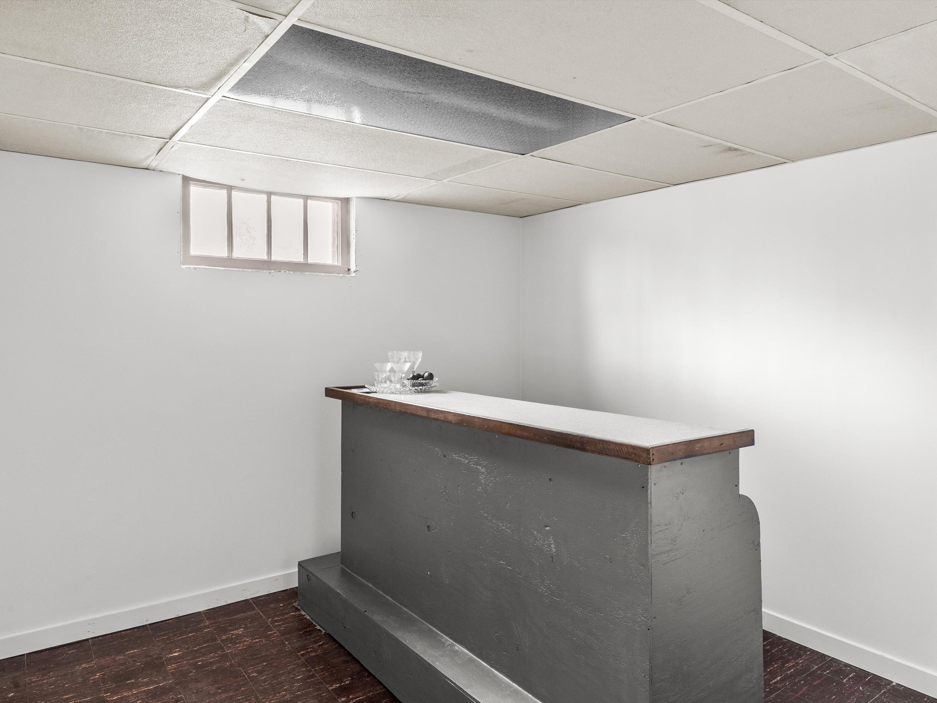 904 North 9th Street Manitowoc, WI 54220 - Photo 29 of 40 Bar Room