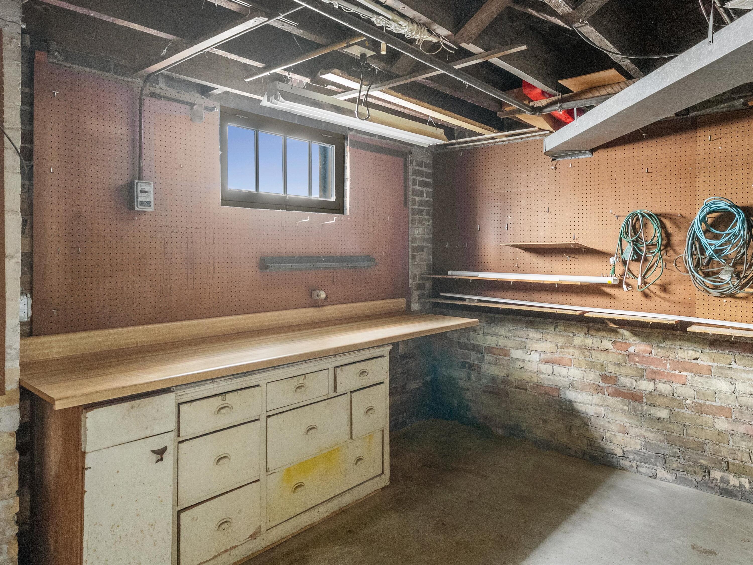 904 North 9th Street Manitowoc, WI 54220 - Photo 34 of 40 Work-Storage Room