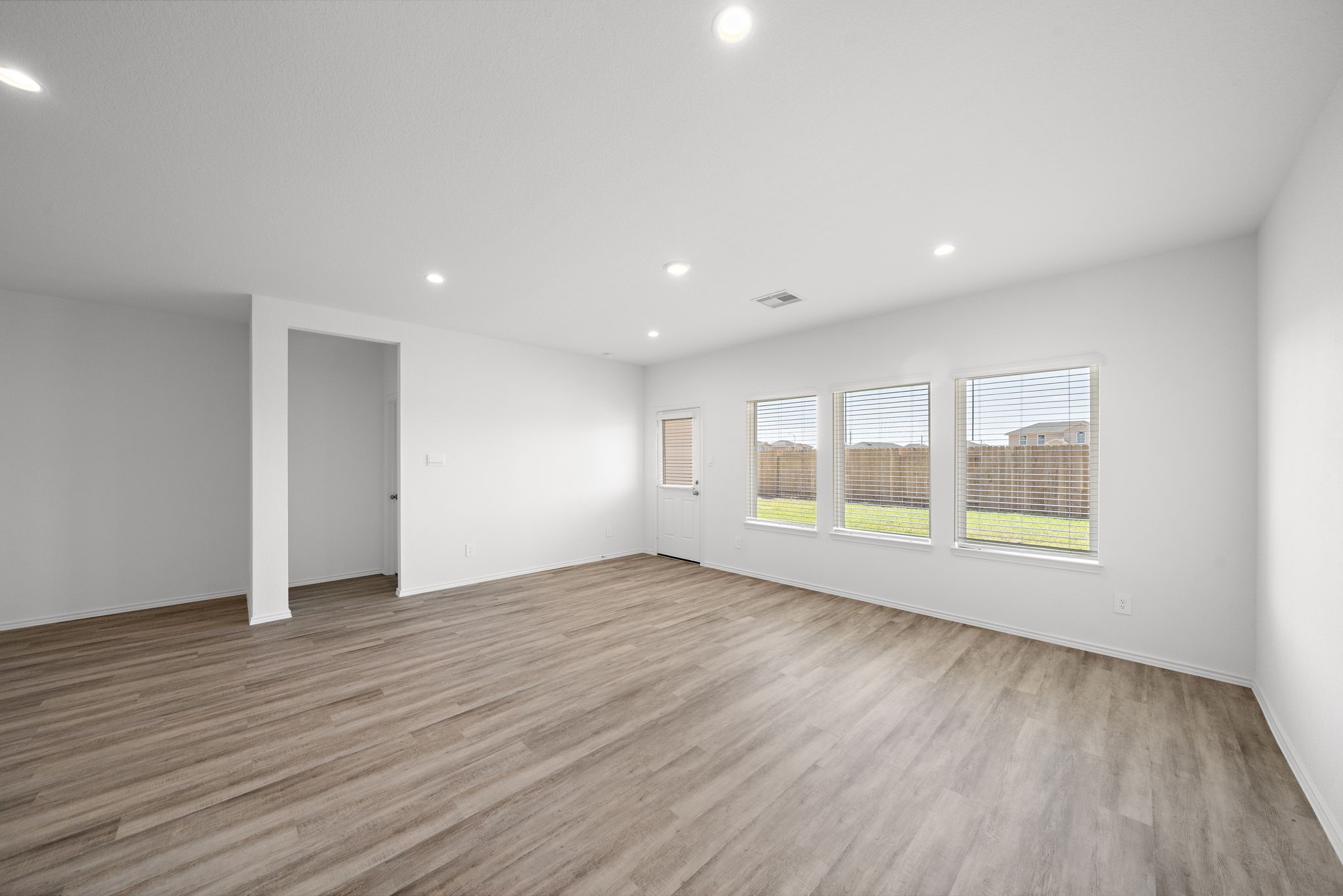 31123 Brightwell Bend Fulshear, TX 77441 - Photo 4 of 26