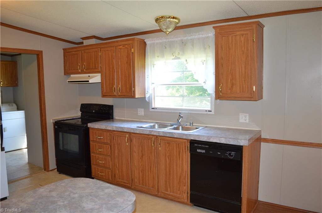 5107 Highway 704 Sandy Ridge, NC 27046 - Photo 10 of 28