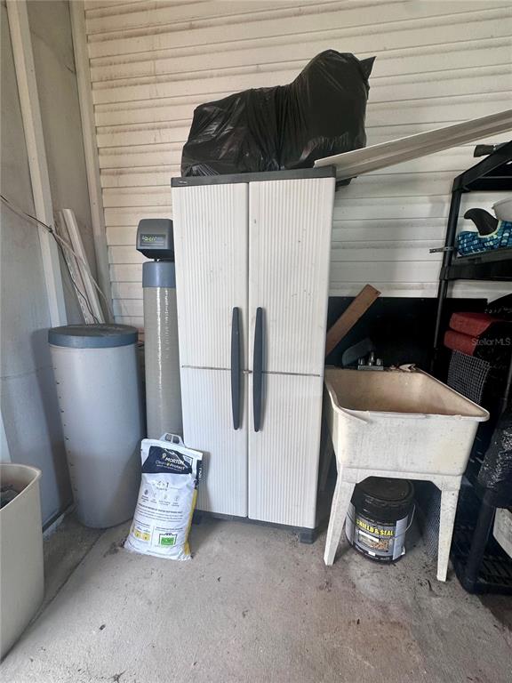 1100 South Belcher Road, Unit 406 Largo, FL 33771 - Photo 24 of 46 a utility room with dryer and washer