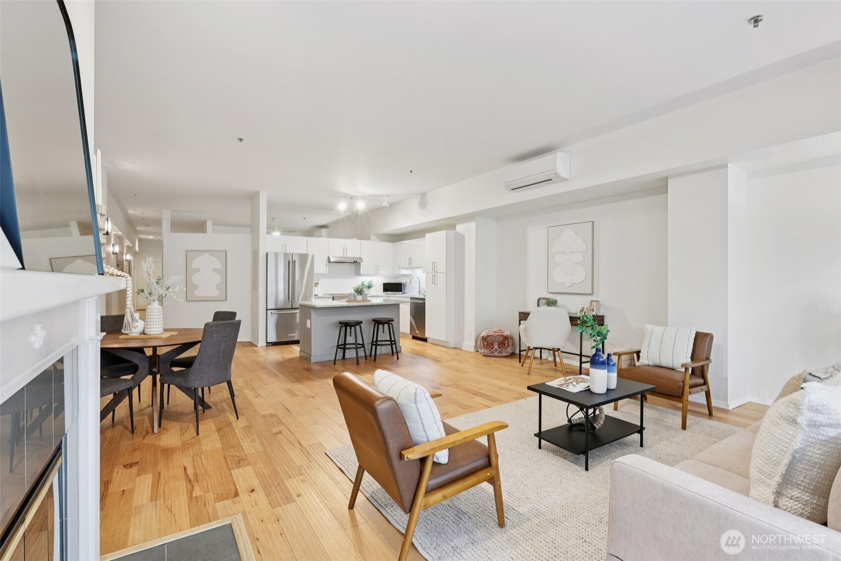 526 1st Avenue South, Unit 405 Seattle, WA 98104 - Photo 18 of 39