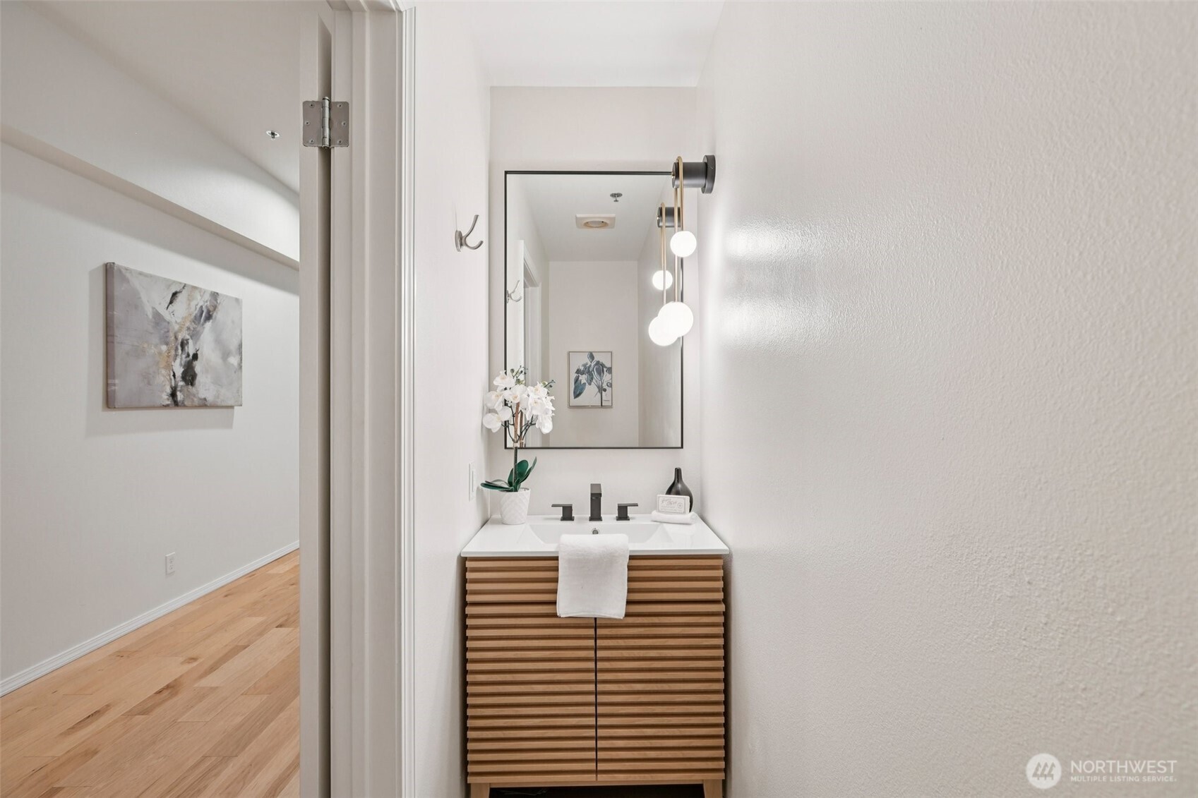 526 1st Avenue South, Unit 405 Seattle, WA 98104 - Photo 24 of 39