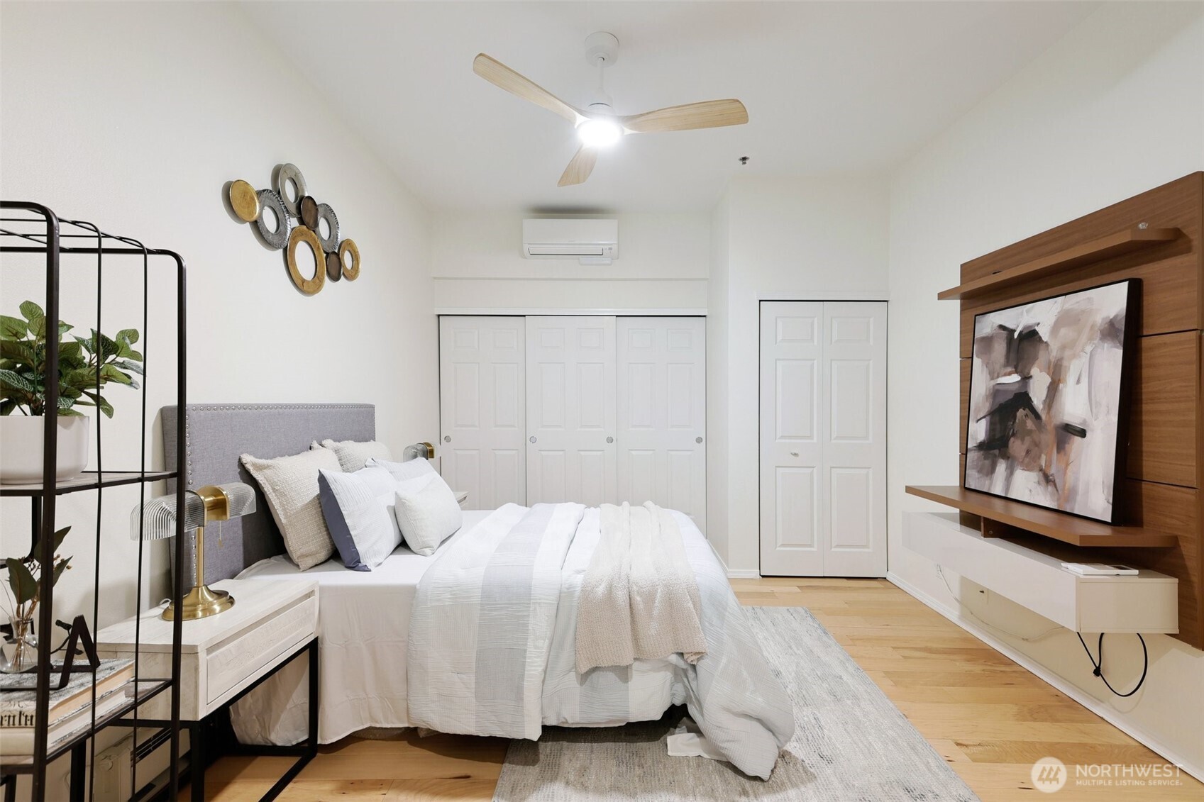 526 1st Avenue South, Unit 405 Seattle, WA 98104 - Photo 25 of 39