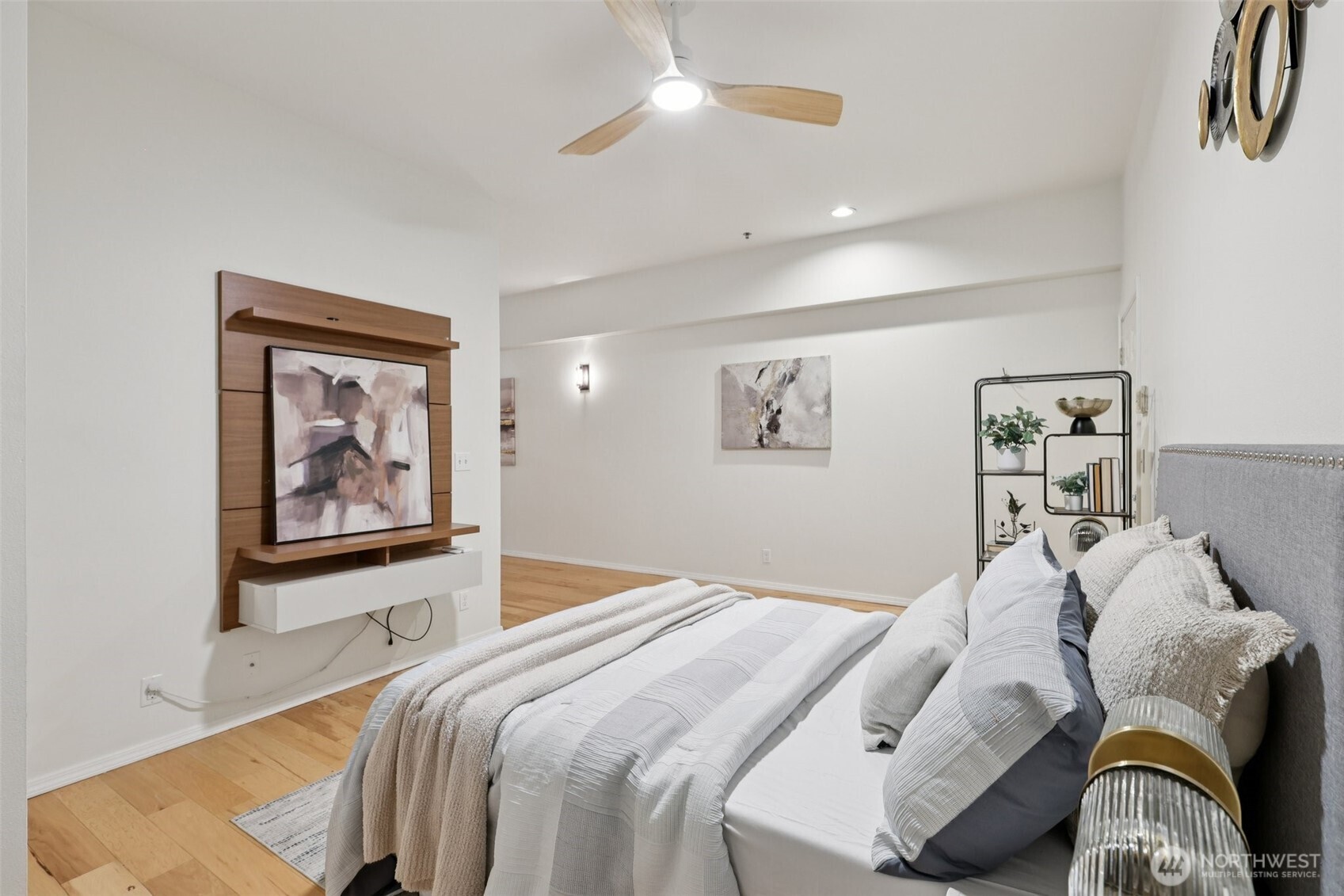 526 1st Avenue South, Unit 405 Seattle, WA 98104 - Photo 8 of 39