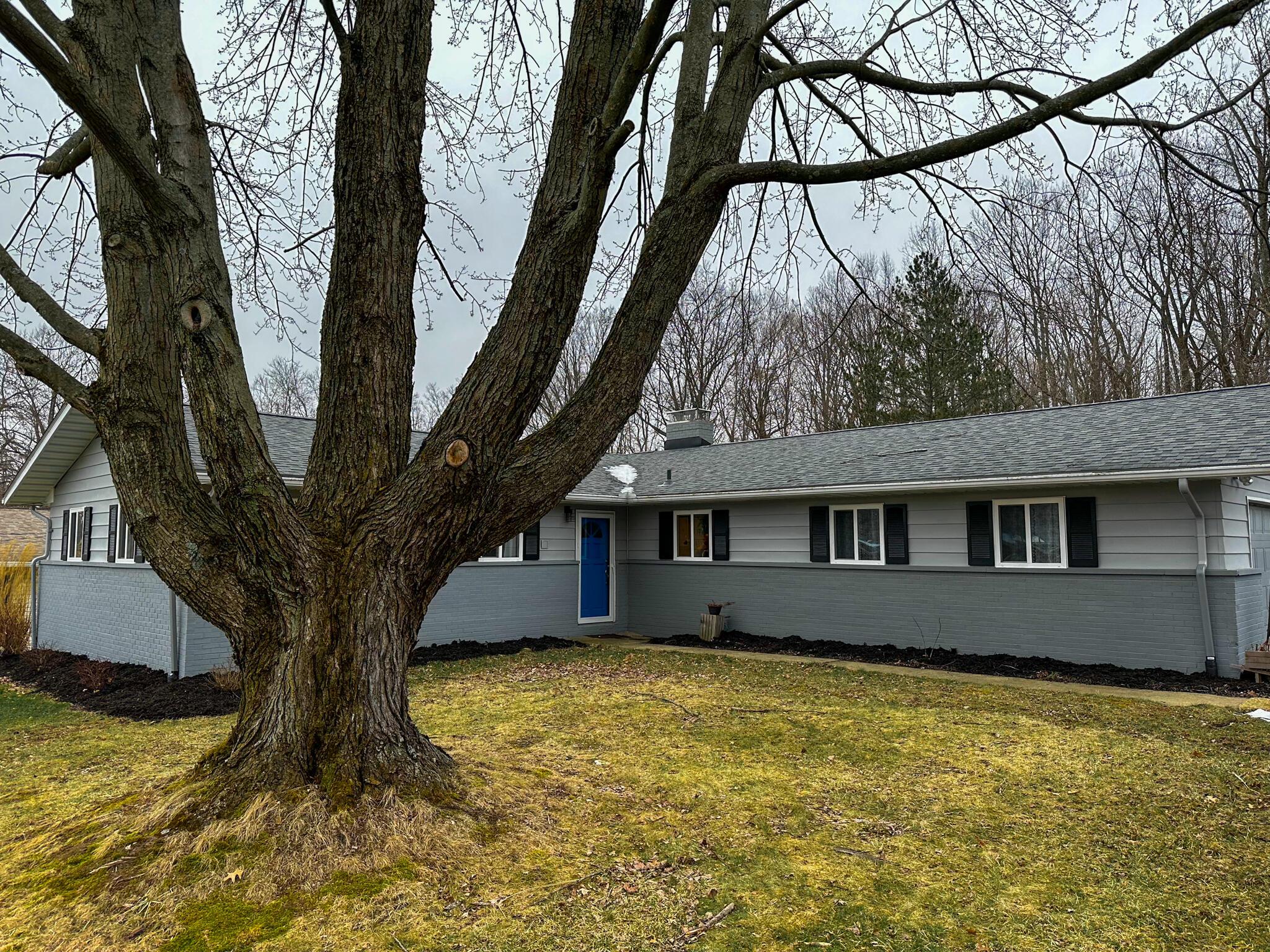 261 Creston Road Mansfield, OH 44906 - Photo 1 of 29 IMG_2480
