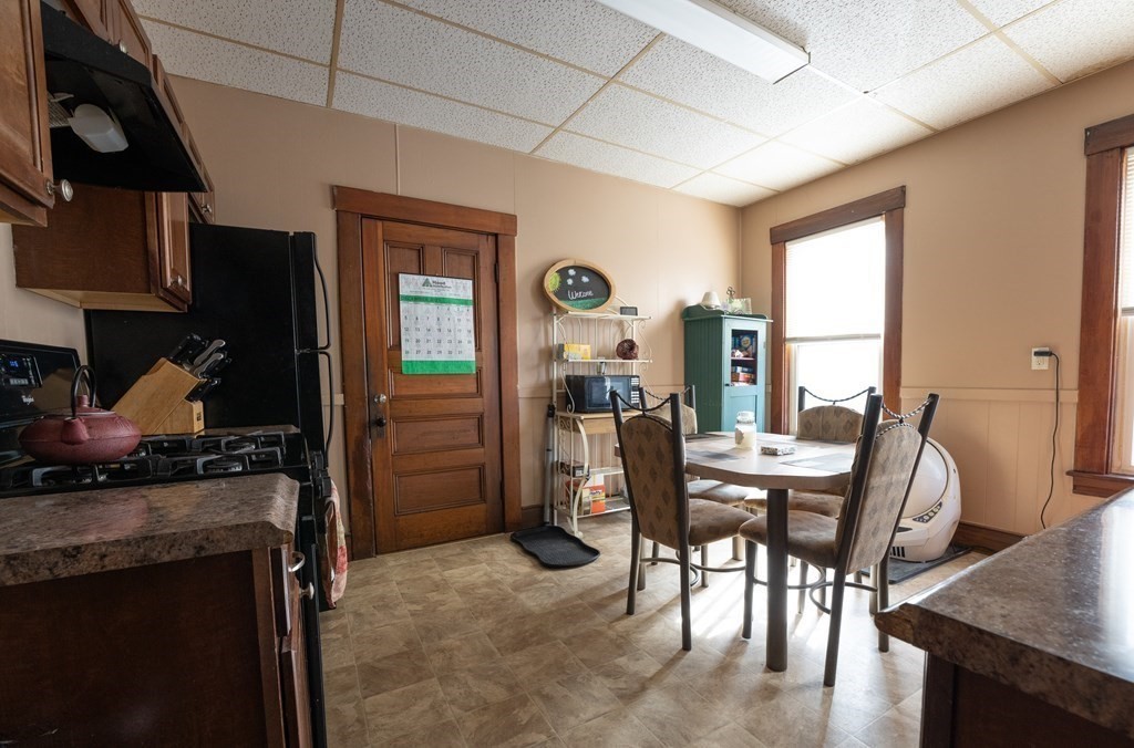 373 Chestnut Street Clinton, MA 01510 - Photo 21 of 35 Gallery Image 21