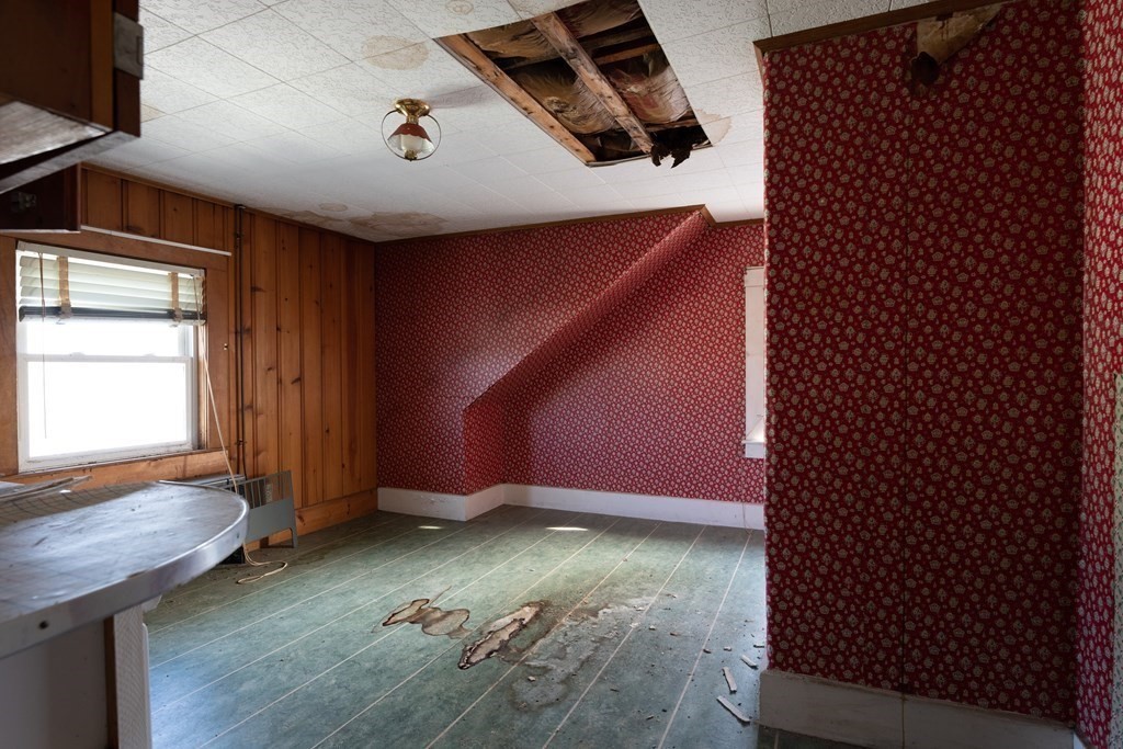 373 Chestnut Street Clinton, MA 01510 - Photo 29 of 35 Gallery Image 29