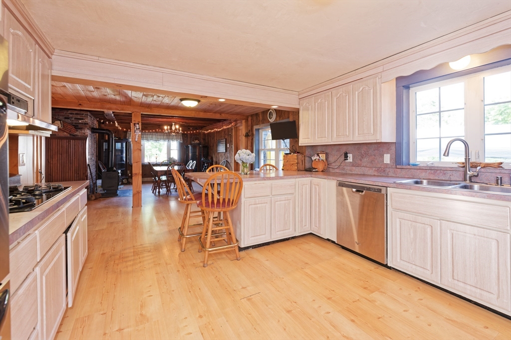 254 Chestnut Hill Road Millville, MA 01529 - Photo 10 of 42 Gallery Image 10