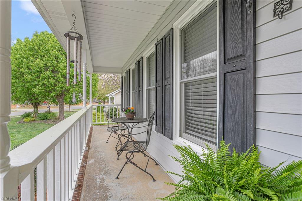 124 Holly Ridge Lane Mebane, NC 27302 - Photo 7 of 48 Gallery Image 7