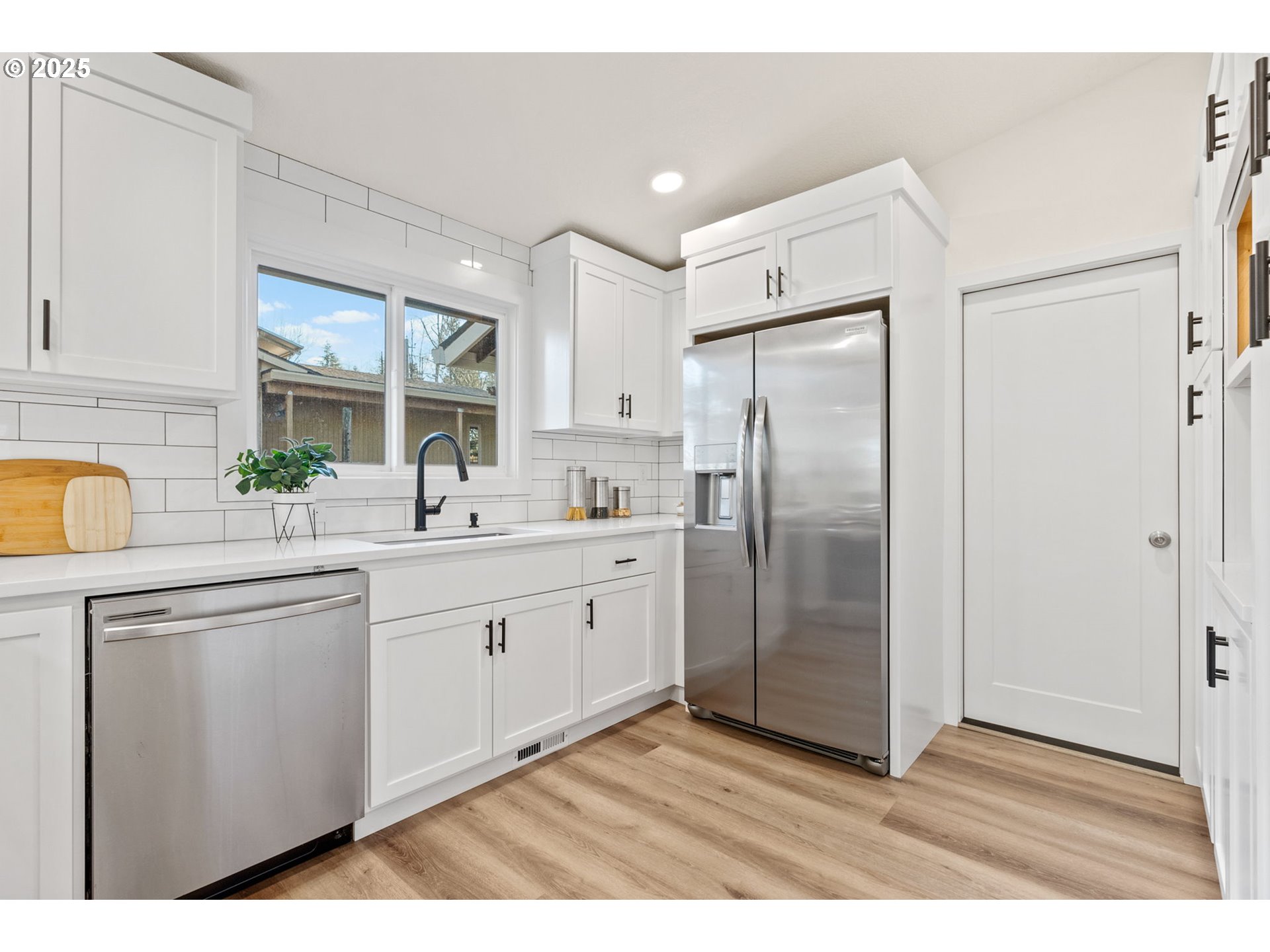 4545 Southwest Stephenson Street Portland, OR 97219 - Photo 7 of 28 Gallery Image 7