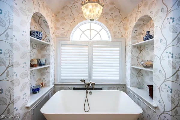 $2,250,000 | 970 Victoria Way, Sanibel, FL 33957