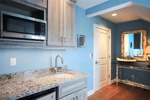 $2,250,000 | 970 Victoria Way, Sanibel, FL 33957