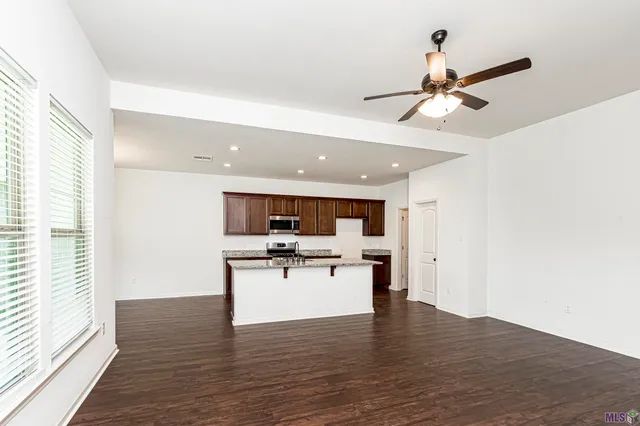 $2,300 | 41437 Cozy Way, Gonzales, LA 70737