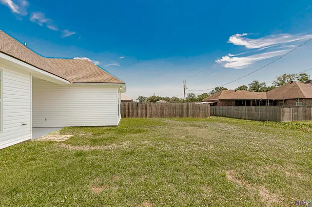 $2,300 | 41437 Cozy Way, Gonzales, LA 70737