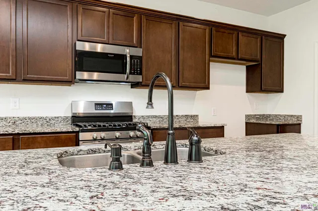 $2,300 | 41437 Cozy Way, Gonzales, LA 70737