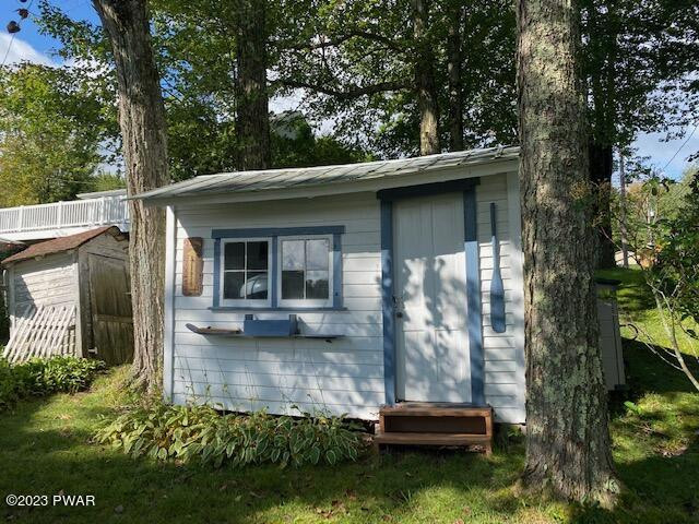 24 West Shore Road Waymart, PA 18472 - Photo 3 of 31