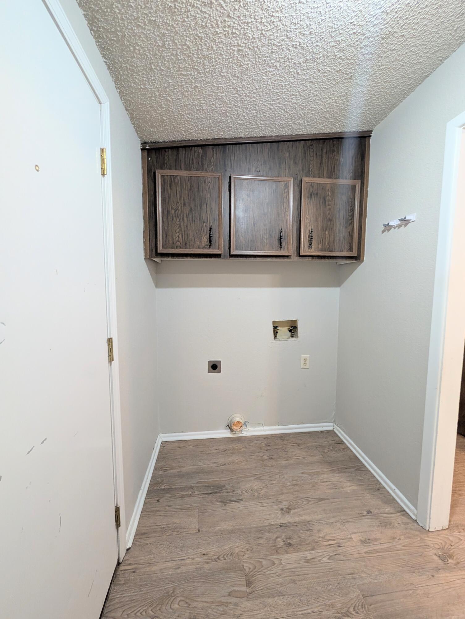 6509 21st Street, Unit B Lubbock, TX 79407 - Photo 6 of 9 a view of an empty room
