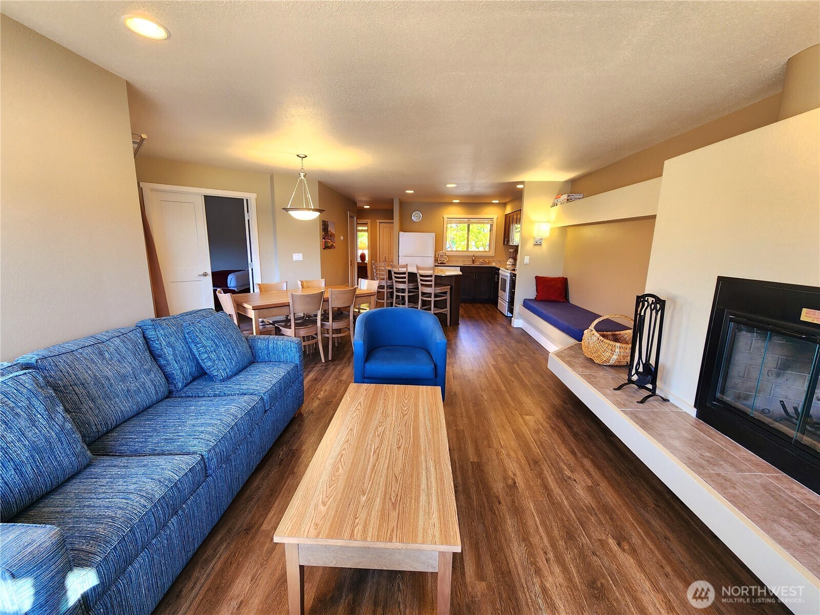 1 Lakeside 717-a Manson, WA 98831 - Photo 8 of 39 a living room with furniture and wooden floor