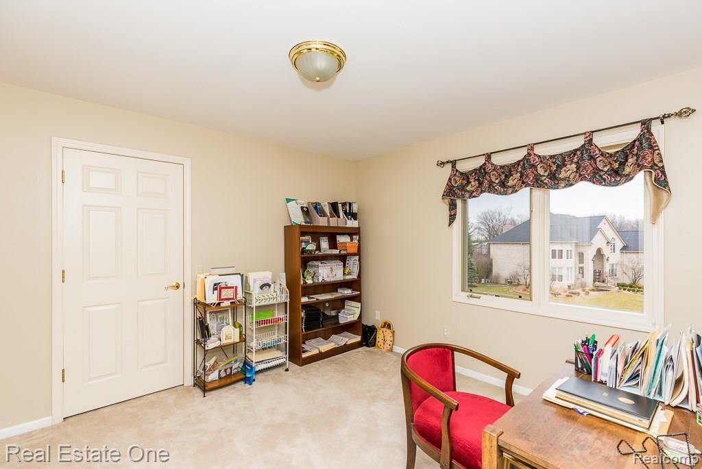 1715 Fox Run Rochester, MI 48306 - Photo 21 of 26 Fox Run-W030.jpg