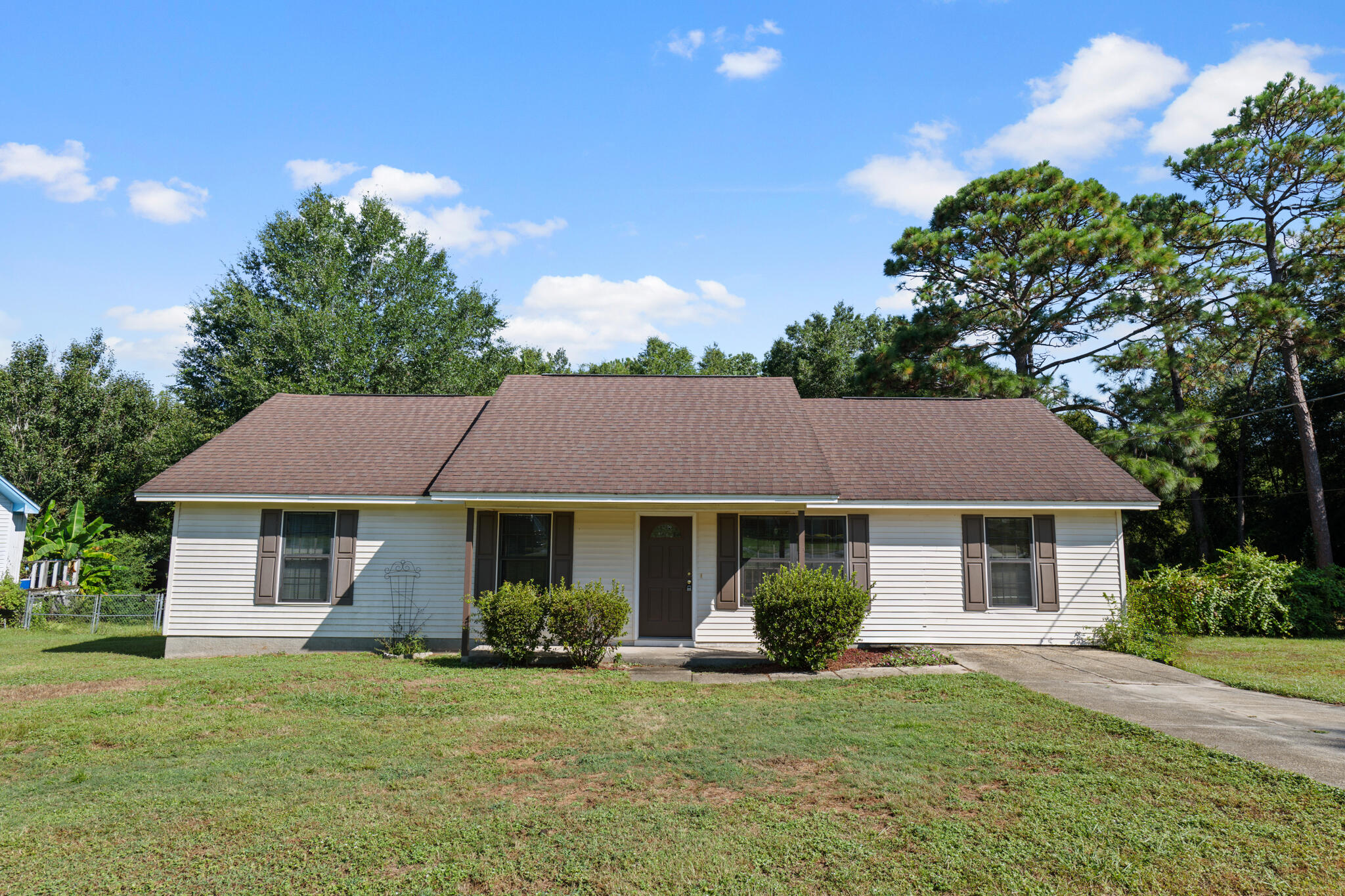 354 John King Road Crestview, FL 32539 - Photo 2 of 24 Home