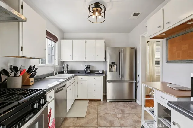 $875,000 | 3728 Conquista Avenue, Long Beach, CA 90808