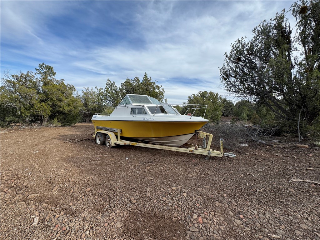 34745 West Running Shadow Road Seligman, AZ 86337 - Photo 45 of 52