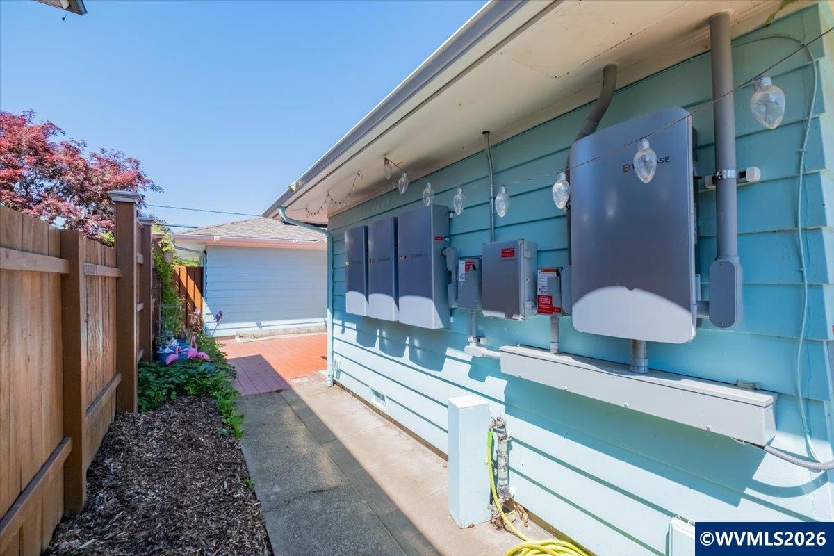 714 Southwest Ferry Street Albany, OR 97321 - Photo 33 of 35 Gallery Image 33