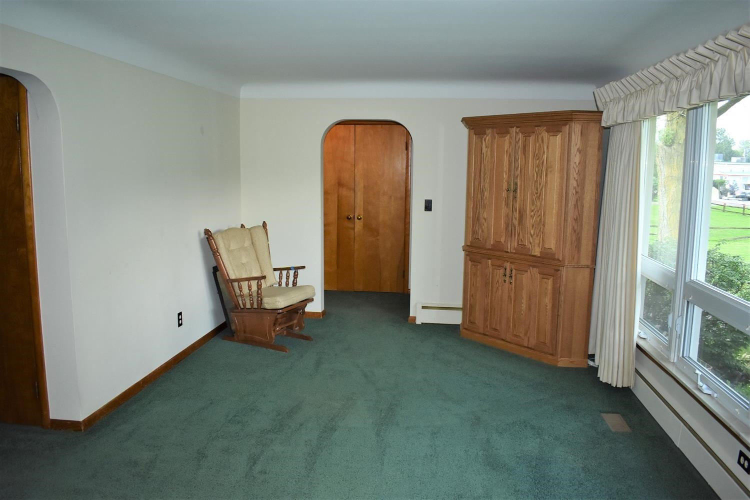 19155 Sumpter Road Belleville, MI 48111 - Photo 5 of 10 Photo 5