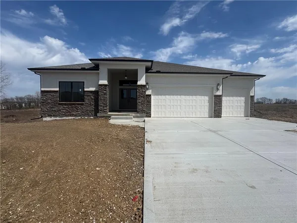 $699,999 | 10503 North Liberty Street, Kansas City, MO 64155