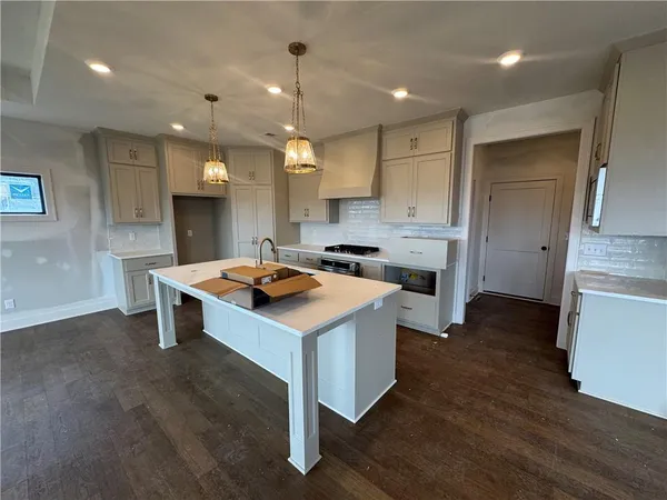 $699,999 | 10503 North Liberty Street, Kansas City, MO 64155