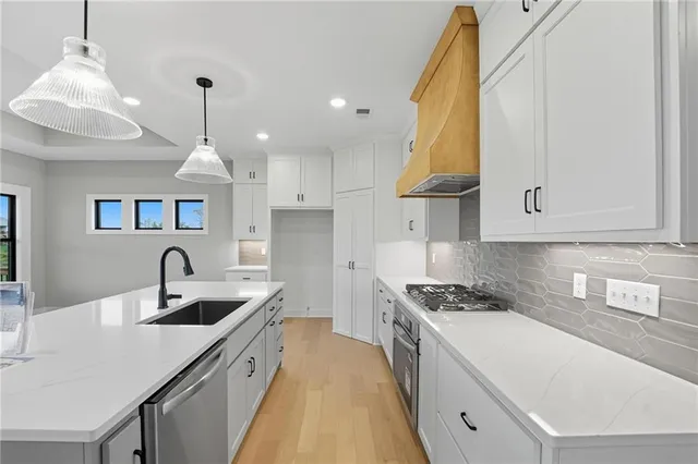 $699,999 | 10503 North Liberty Street, Kansas City, MO 64155