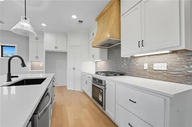 $699,999 | 10503 North Liberty Street, Kansas City, MO 64155