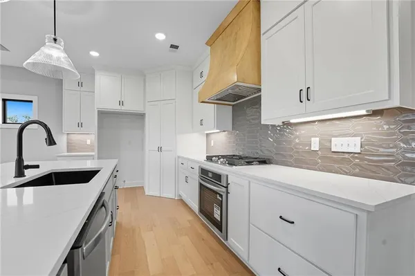 $699,999 | 10503 North Liberty Street, Kansas City, MO 64155