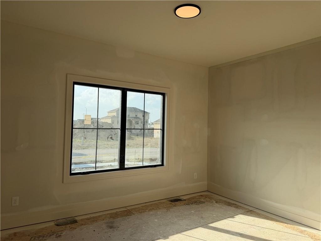 10503 North Liberty Street Kansas City, MO 64155 - Photo 7 of 60