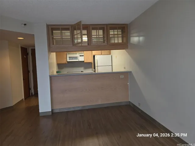 $2,200 | 60 North Beretania Street, Unit 3807, Honolulu, HI 96817