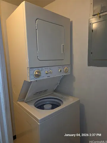 $2,200 | 60 North Beretania Street, Unit 3807, Honolulu, HI 96817