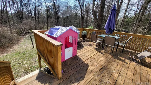 $399,000 | 47 Kinderhook Drive, Poughkeepsie, NY 12603