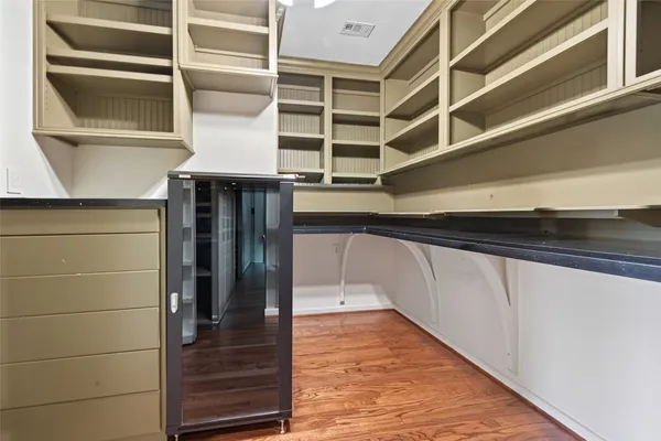 $1,390,000 | 4711 Welford Drive, Bellaire, TX 77401