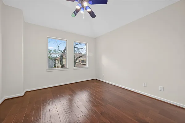 $1,390,000 | 4711 Welford Drive, Bellaire, TX 77401