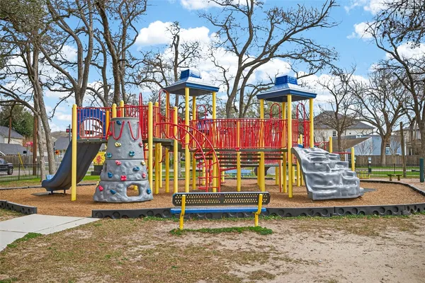 $1,390,000 | 4711 Welford Drive, Bellaire, TX 77401