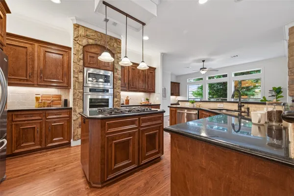 $1,390,000 | 4711 Welford Drive, Bellaire, TX 77401