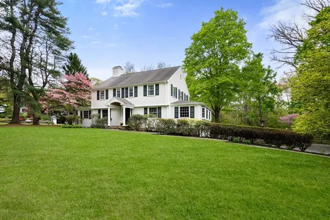$1,750,000 | 12 Greystone Road, Dover, MA 02030