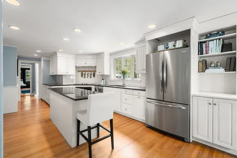 $1,750,000 | 12 Greystone Road, Dover, MA 02030