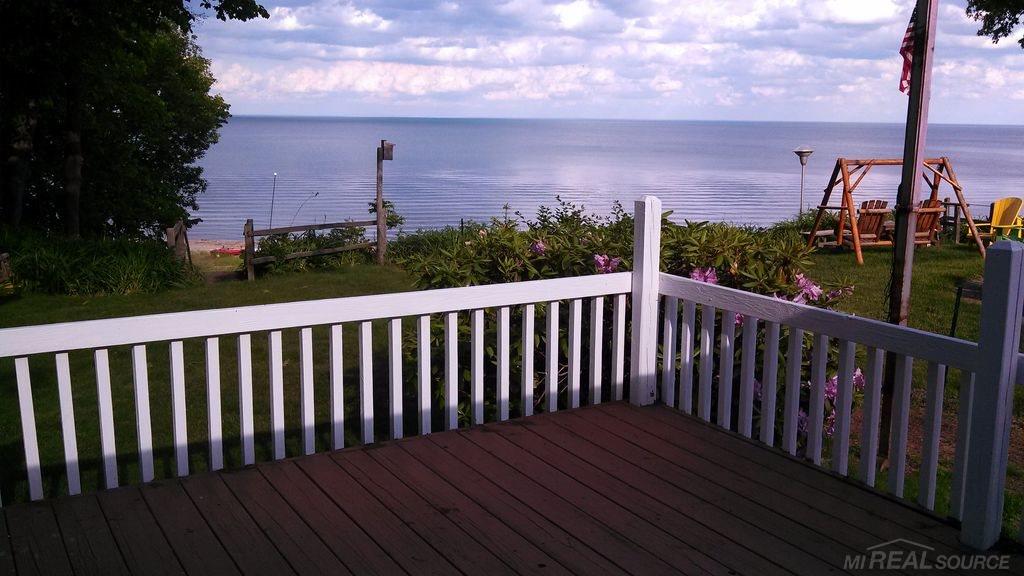 6109 Lakeshore Road Lexington, MI 48450 - Photo 7 of 31 31391900-6.JPG