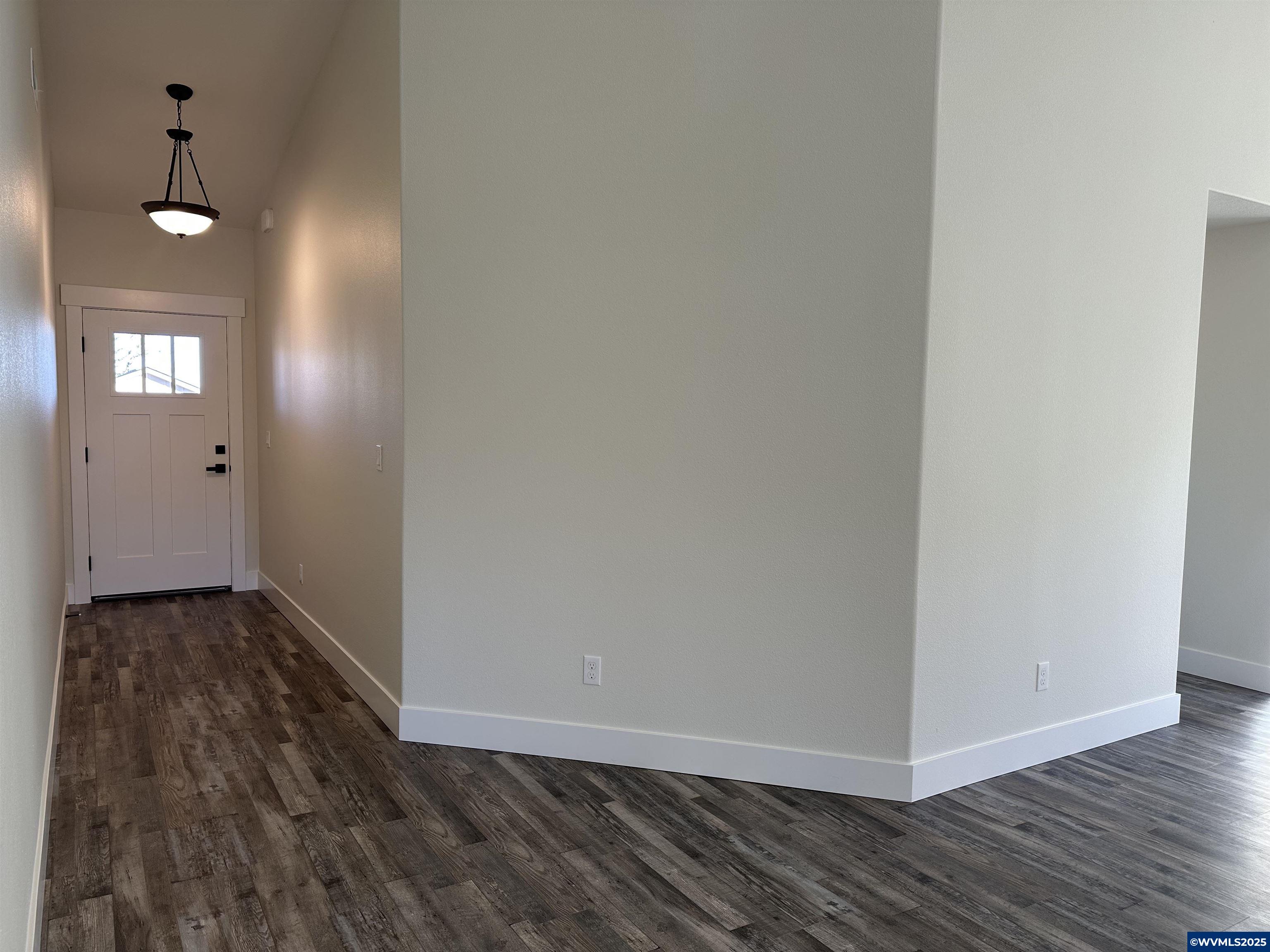 5651 Jeremy Vly Road Southeast Salem, OR 97306 - Photo 2 of 22 Gallery Image 2
